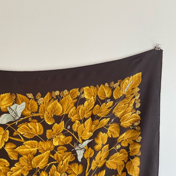 Hermès “L’Arbre de Soie” Carre 90 Silk Scarf - Picture 6 of 11